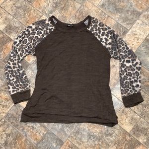 2X Heimish leopard and brown top. Worn once. EXCELLENT CONDITION!